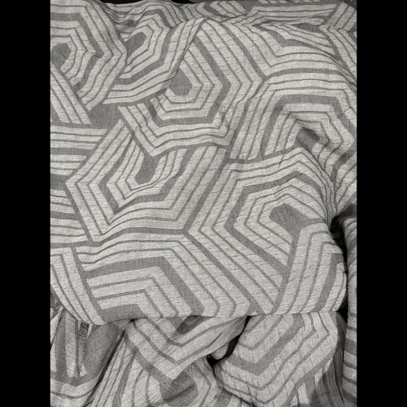 NIB Hotel Collection‎ Textured Hexagon King Duvet Only in Grey - Picture 4 of 11